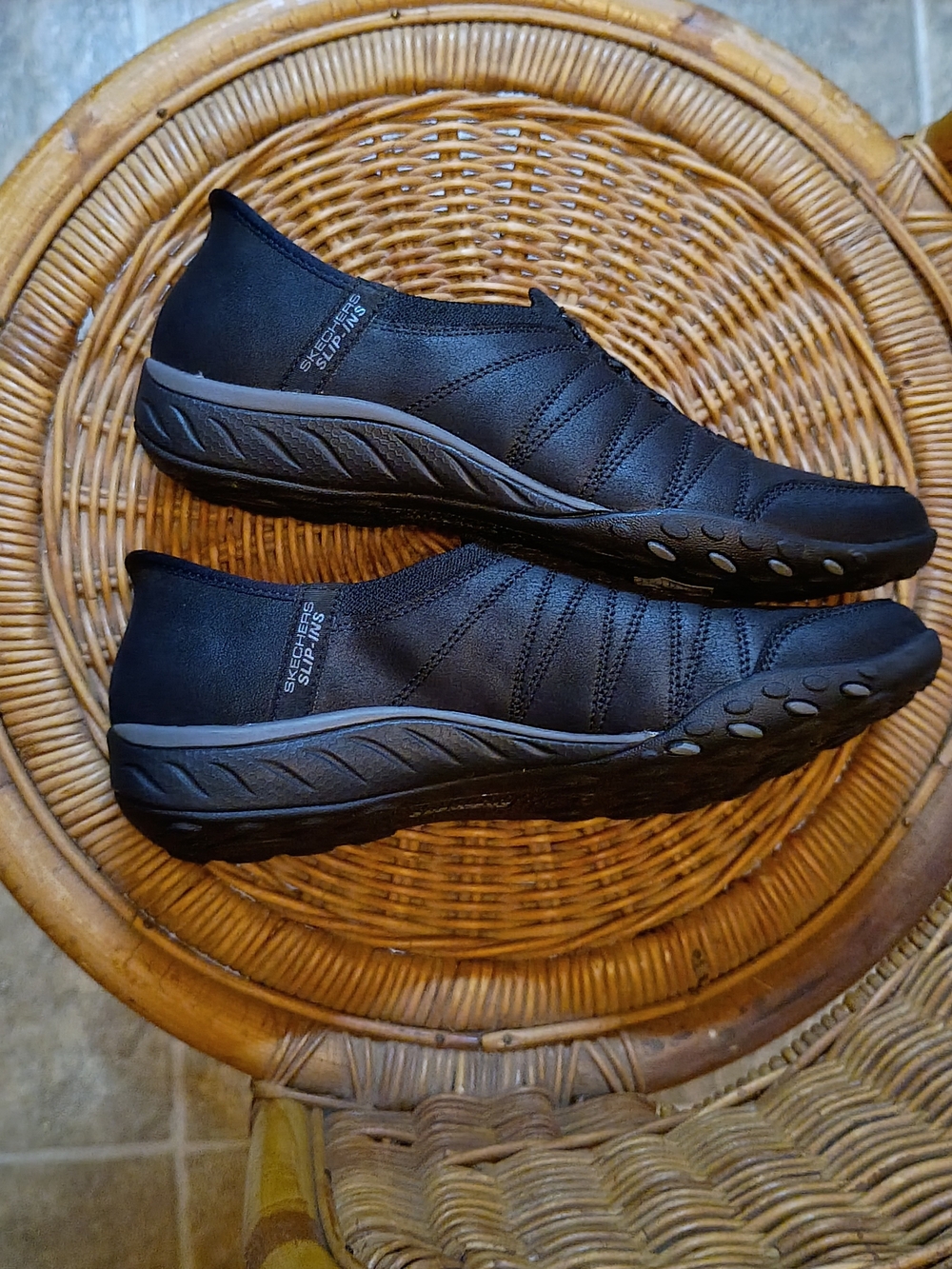 Skechers Slip-On Black Memory Foam Loafers Women's Size 7, New Without Tags - Picture 3 of 8